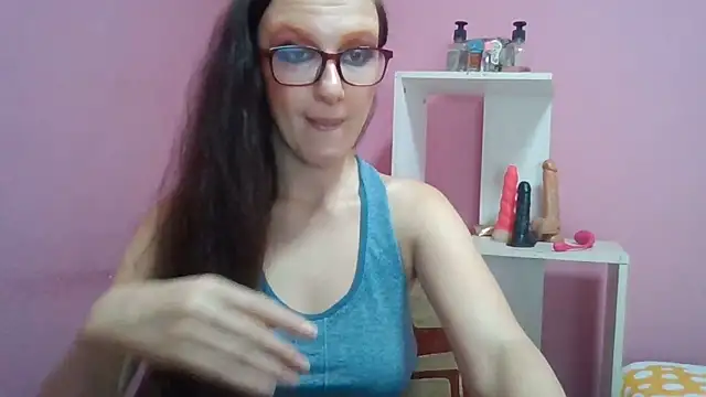 Snapshot of LolaBoobs chatting on 06-11-26, 06:00 LolaBoobs online show from 06-11-26, 06:00