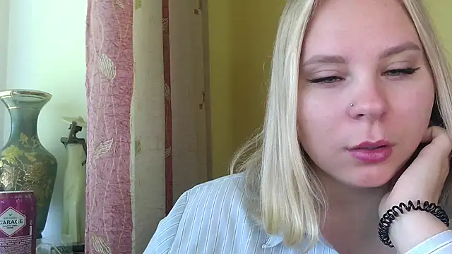 Thalia  Star online show from 09-16-25, 06:25