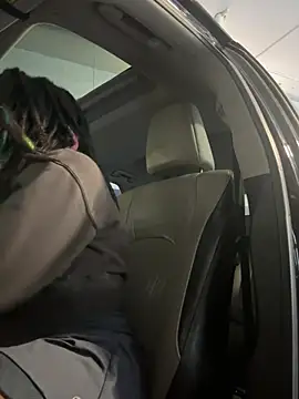Snapshot of choclatepeaach chatting on 05-27-26, 04:48 choclatepeaach online show from 05-27-26, 04:48