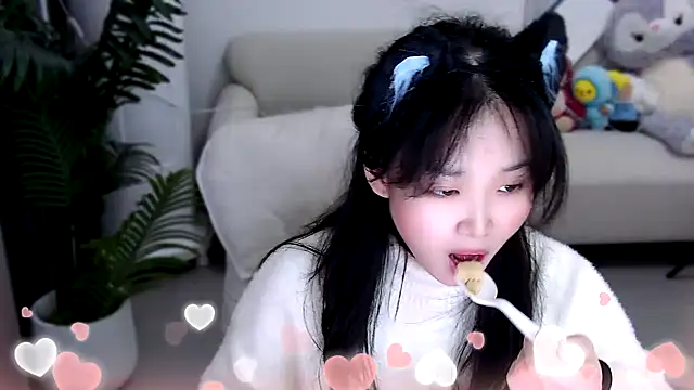 Snapshot of Sheep-1 chatting on 03-11-25, 11:12 Sheep-1 online show from 03-11-25, 11:12