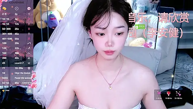 Snapshot of Sheep-1 chatting on 10-26-25, 01:33 Sheep-1 online show from 10-26-25, 01:33