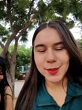 Snapshot of Caro_kitty- chatting on 11-20-25, 01:11 Caro kitty- online show from 11-20-25, 01:11