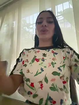 Snapshot of mallie_quinn chatting on 02-28-25, 07:35 mallie quinn online show from 02-28-25, 07:35