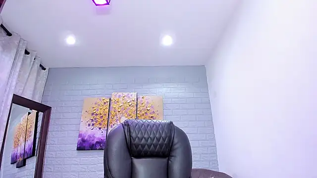 ebbafernandez  online show from 02-08-26, 11:46