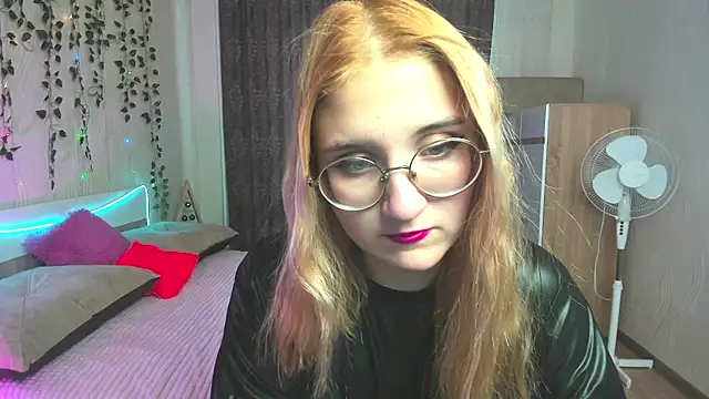 Miss Elsa  online show from 12-10-24, 08:30