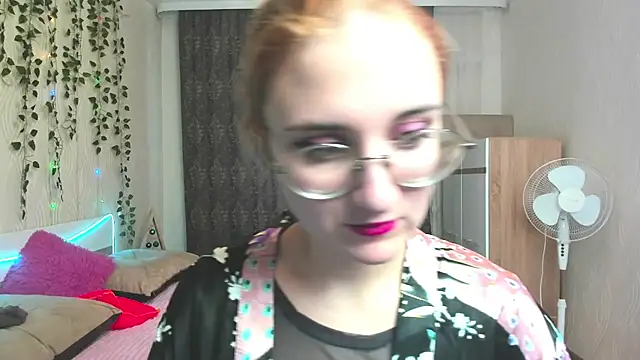 Miss Elsa  online show from 12-13-24, 08:20