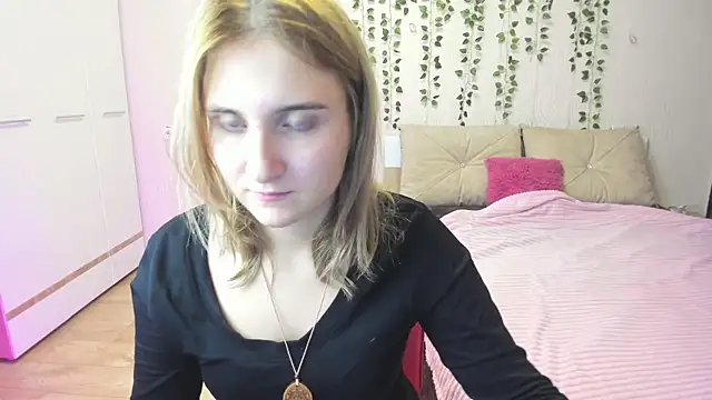 Miss Elsa  online show from 10-02-25, 01:18