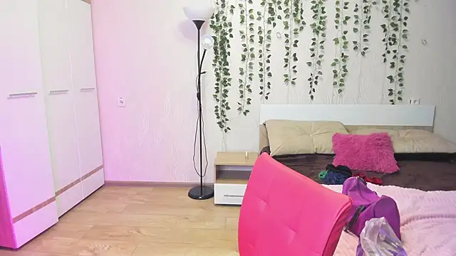 Miss Elsa  online show from 10-03-25, 01:24