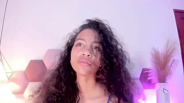 AntonellaHall  online show from 01-09-25, 03:01