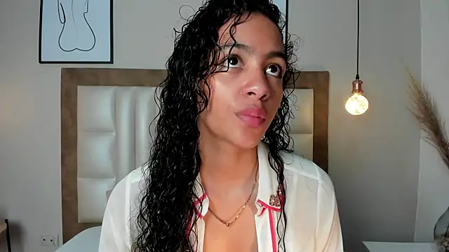 AntonellaHall  online show from 12-14-25, 03:28