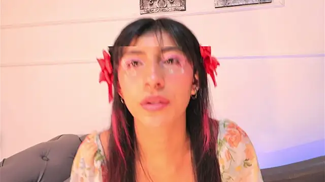 Snapshot of Alyssa_jones chatting on 10-21-25, 04:35 Alyssa jones online show from 10-21-25, 04:35