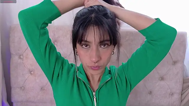 Snapshot of Alyssa_jones chatting on 12-05-25, 02:25 Alyssa jones online show from 12-05-25, 02:25