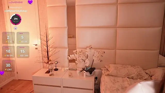 Lilly Colins online show from 01-18-26, 08:23