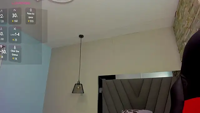 Snapshot of LIANEUMANN chatting on 09-22-25, 07:49 LIANEUMANN online show from 09-22-25, 07:49