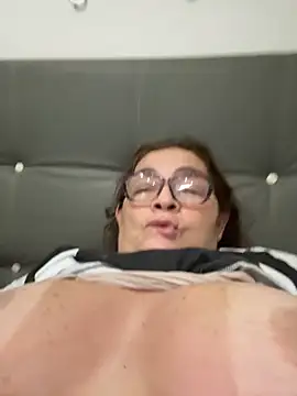 Snapshot of AntonellaAlondra4 chatting on 11-23-25, 04:23 AntonellaAlondra4 online show from 11-23-25, 04:23