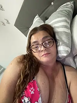 Snapshot of AntonellaAlondra4 chatting on 11-28-25, 04:04 AntonellaAlondra4 online show from 11-28-25, 04:04