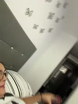 AntonellaAlondra4 online show from 04-27-26, 12:36