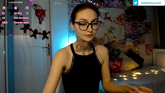 Snapshot of Milky_way_UwU chatting on 12-22-24, 11:09 Milky way UwU online show from 12-22-24, 11:09