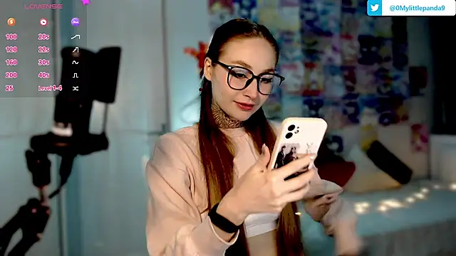 Snapshot of Milky_way_UwU chatting on 01-19-25, 09:45 Milky way UwU online show from 01-19-25, 09:45