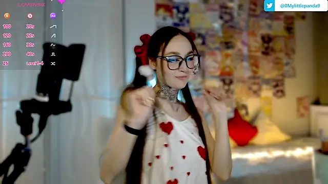 Snapshot of Milky_way_UwU chatting on 03-16-25, 01:07 Milky way UwU online show from 03-16-25, 01:07