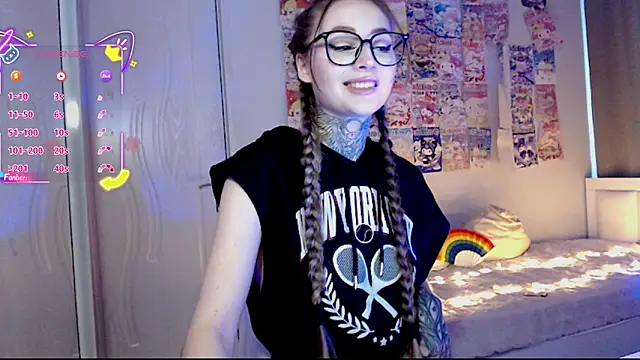 Snapshot of Milky_way_UwU chatting on 09-19-25, 07:32 Milky way UwU online show from 09-19-25, 07:32