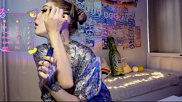 Snapshot of Milky_way_UwU chatting on 10-04-25, 10:02 Milky way UwU online show from 10-04-25, 10:02