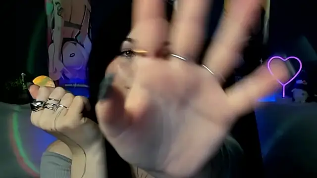 AkiraKatsu online show from 12-12-24, 09:40