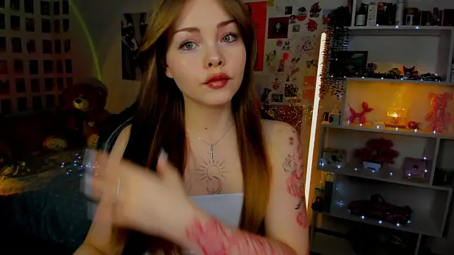 AkiraKatsu online show from 12-20-25, 11:06