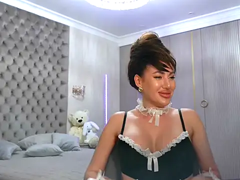 TianaPosh online show from 02-20-25, 02:40