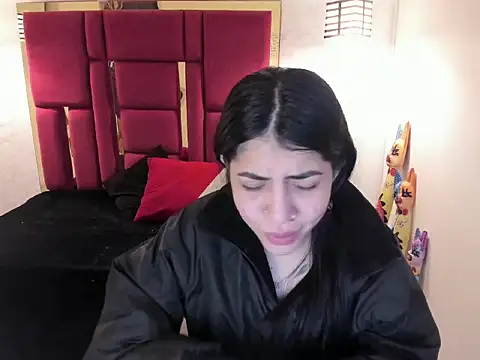 Snapshot of Violet_m chatting on 10-24-25, 11:50 Violet m online show from 10-24-25, 11:50