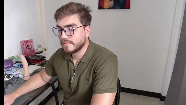 Snapshot of Dylanwish chatting on 12-17-24, 08:21 Dylanwish online show from 12-17-24, 08:21