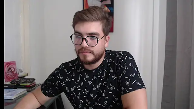 Snapshot of Dylanwish chatting on 12-19-24, 08:23 Dylanwish online show from 12-19-24, 08:23