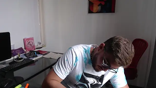 Snapshot of Dylanwish chatting on 01-23-25, 08:35 Dylanwish online show from 01-23-25, 08:35