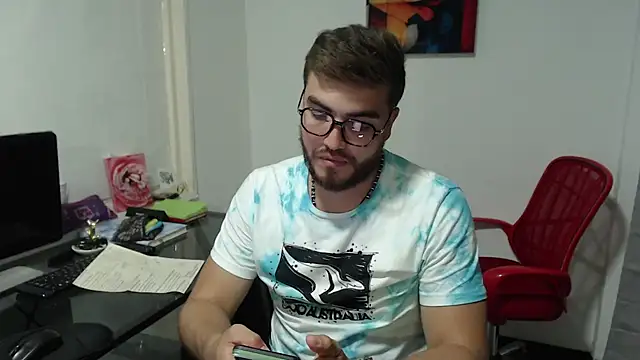 Snapshot of Dylanwish chatting on 01-23-25, 11:36 Dylanwish online show from 01-23-25, 11:36