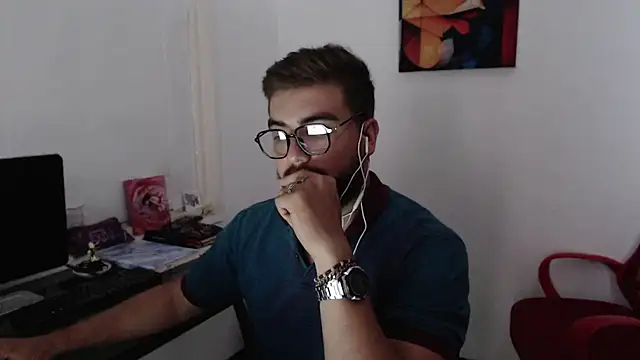 Snapshot of Dylanwish chatting on 01-24-25, 10:19 Dylanwish online show from 01-24-25, 10:19