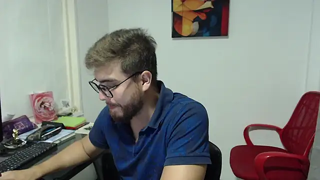 Snapshot of Dylanwish chatting on 01-28-25, 11:28 Dylanwish online show from 01-28-25, 11:28