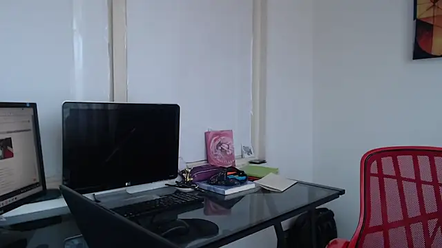 Snapshot of Dylanwish chatting on 02-03-25, 08:03 Dylanwish online show from 02-03-25, 08:03