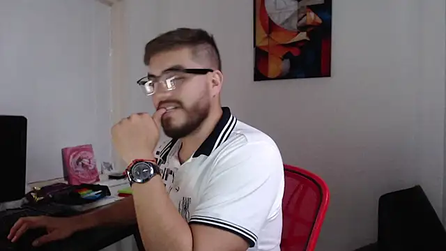 Snapshot of Dylanwish chatting on 02-10-25, 10:30 Dylanwish online show from 02-10-25, 10:30