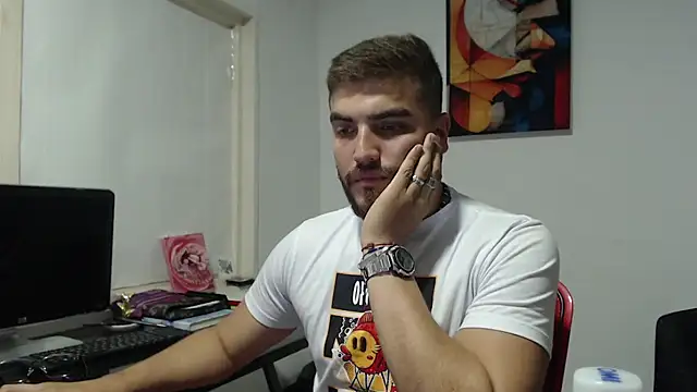 Snapshot of Dylanwish chatting on 02-11-25, 11:33 Dylanwish online show from 02-11-25, 11:33