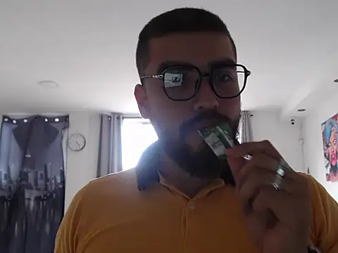 Snapshot of Dylanwish chatting on 09-19-25, 09:26 Dylanwish online show from 09-19-25, 09:26