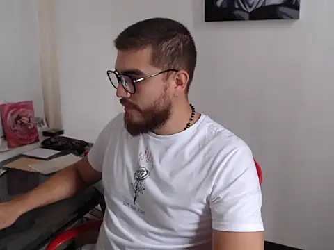 Snapshot of Dylanwish chatting on 10-03-25, 08:39 Dylanwish online show from 10-03-25, 08:39