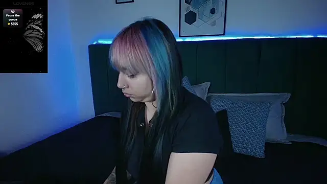 Veronica Goddes online show from 03-17-25, 01:18