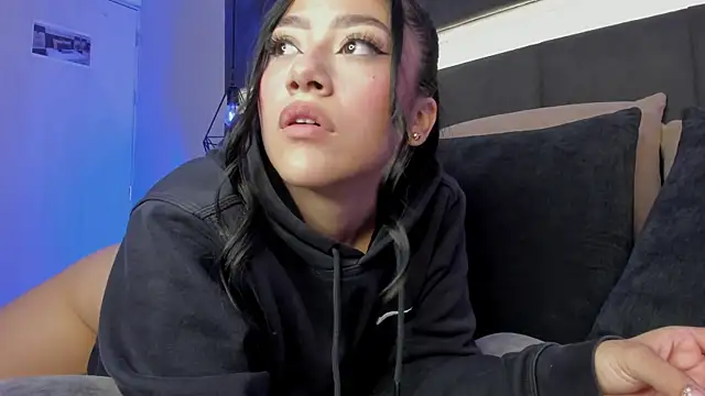 Snapshot of nicolle_pierce chatting on 02-10-25, 03:10 nicolle pierce online show from 02-10-25, 03:10