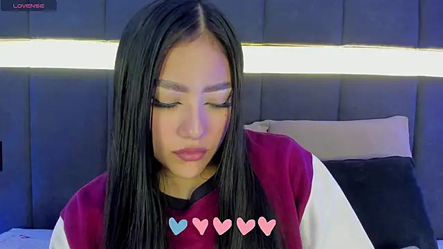 Snapshot of nicolle_pierce chatting on 02-15-25, 12:33 nicolle pierce online show from 02-15-25, 12:33