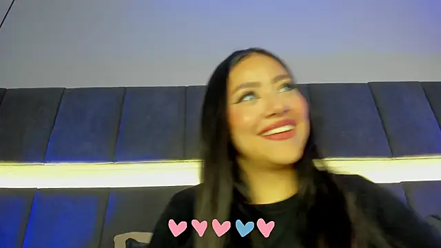 Snapshot of nicolle_pierce chatting on 02-17-25, 12:38 nicolle pierce online show from 02-17-25, 12:38