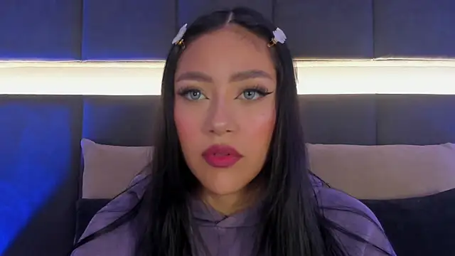 Snapshot of nicolle_pierce chatting on 02-18-25, 12:17 nicolle pierce online show from 02-18-25, 12:17