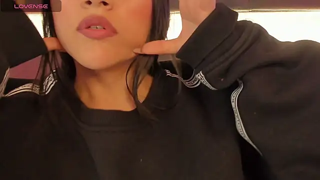 Snapshot of nicolle_pierce chatting on 03-05-25, 12:22 nicolle pierce online show from 03-05-25, 12:22