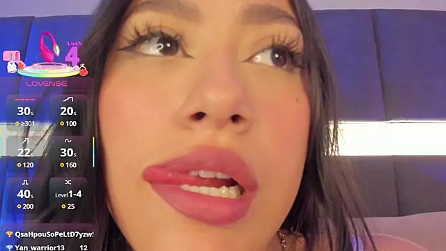 Snapshot of nicolle_pierce chatting on 03-07-25, 06:43 nicolle pierce online show from 03-07-25, 06:43