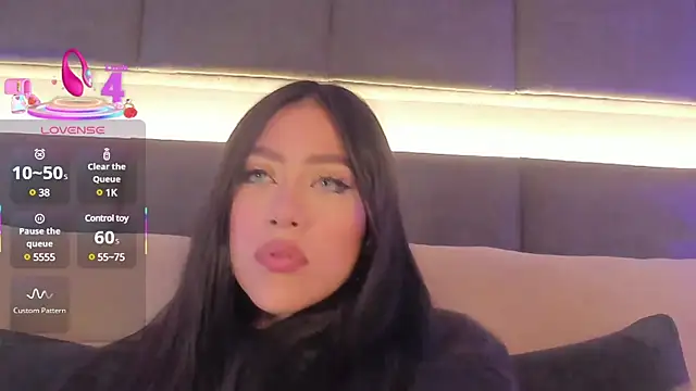 Snapshot of nicolle_pierce chatting on 03-10-25, 12:26 nicolle pierce online show from 03-10-25, 12:26