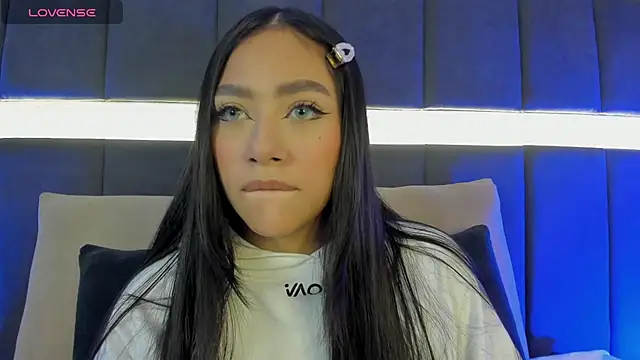 Snapshot of nicolle_pierce chatting on 03-17-25, 01:29 nicolle pierce online show from 03-17-25, 01:29